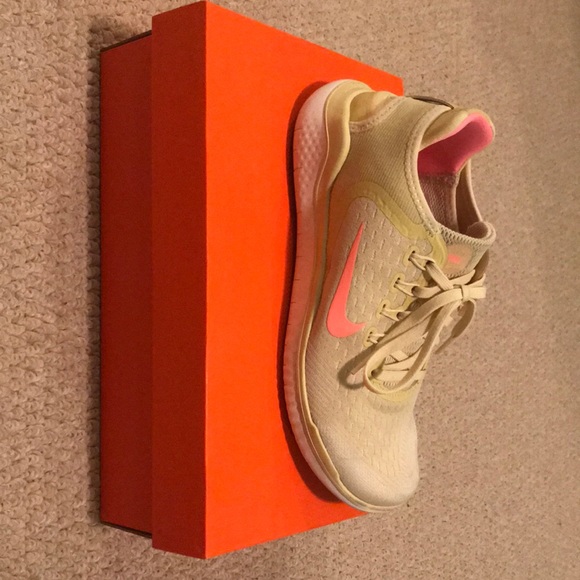 Nike Free RN 5.0 Women’s Sneakers Worn 1 time! Like new Smoke and pet free home - Picture 1 of 1